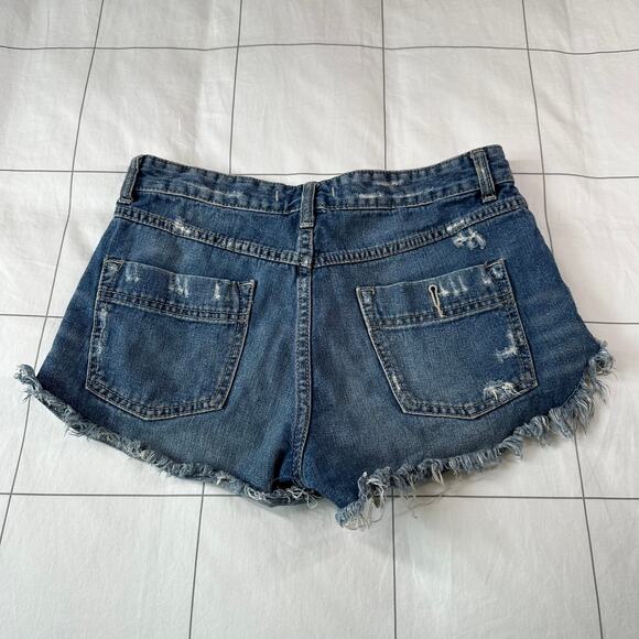 Free People Shorts Womens 27 Blue Denim Cut Off Distressed Raw Hem Boho Western - Picture 2 of 9